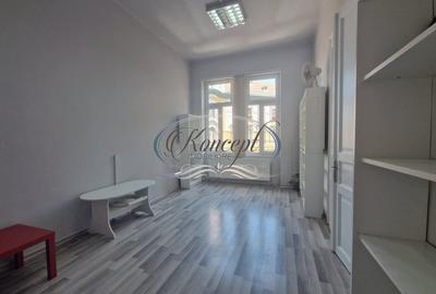 Apartament spatios, renovat, in centrul istoric - 2