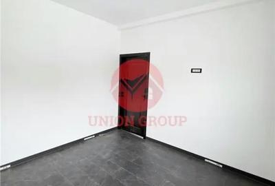 Casă cu 5 camere cu Canalizare în Lumina - 9