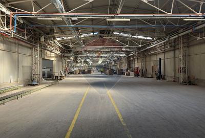 Spațiu industrial, de 16,000 mp, în Vest - 15