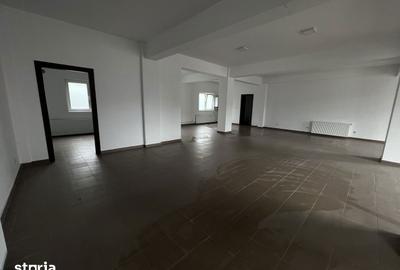Spațiu comercial, de 127 mp, în Central - 3