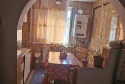 Apartament cu 2 camere semidecomandat în Filiași - 2