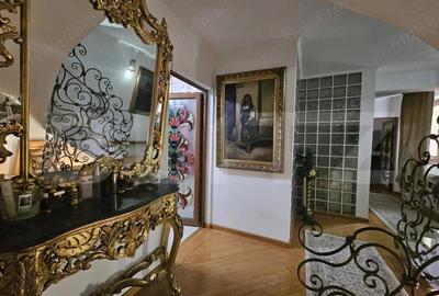 Casă cu 4 camere cu Teren 50 Mp în Cetate