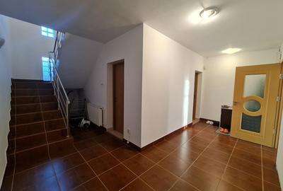 Casă individuală cu 5 camere cu Canalizare în Central - 15