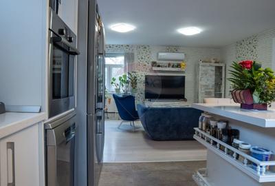 Casă cu 8 camere cu Teren 950 Mp în Roșu - 9