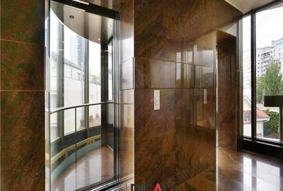 Spațiu comercial, în P-ța Victoriei - 8