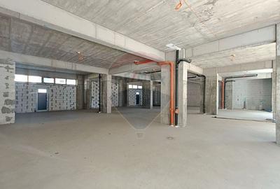 Spațiu comercial, de 281.29998779297 mp, în Exterior Vest - 1