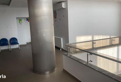 Spațiu comercial, de 200 mp, în Central - 7