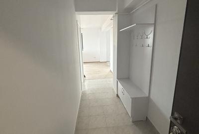Apartament cu 3 camere semidecomandat în Central - 1