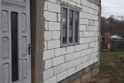 Casă cu 5 camere în Roman - 3