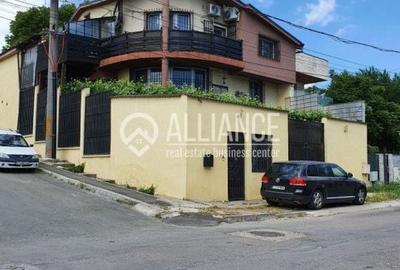 Casă individuală cu 5 camere cu Canalizare în Central