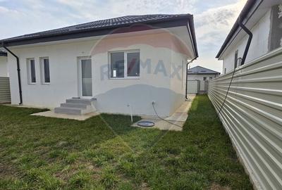 Casă cu 3 camere cu Teren 273 Mp în Crevedia - 8