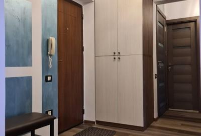 Apartament cu 3 cam - renovat, centrala pe gaz - aproape de plaja | termen lung - 12