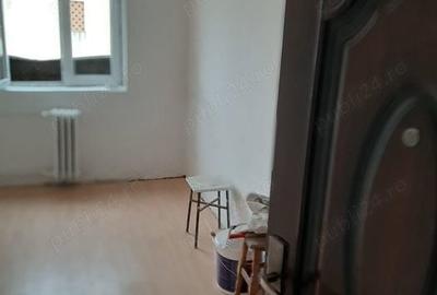 Garsonieră decomandată în Podu Roș