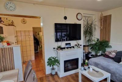 Apartament cu 2 camere decomandat în Cornișa - 2