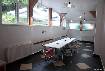 Casă cu 8 camere cu Teren 280 Mp în Predeal - 2