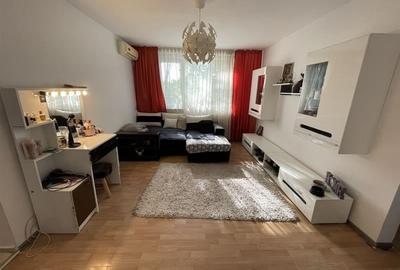 Apartament cu 3 camere semidecomandat, mobilat în Titan