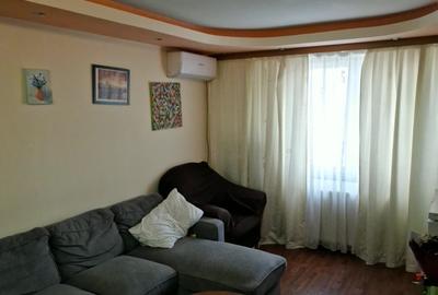 Apartament cu 3 camere semidecomandat, mobilat în Dristor