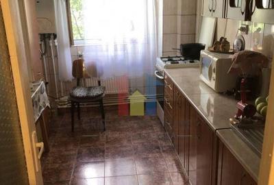 Apartament cu 3 camere decomandat în Viziru 3 - 2