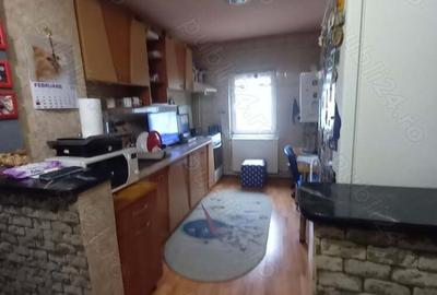 Apartament de vanzare - 4