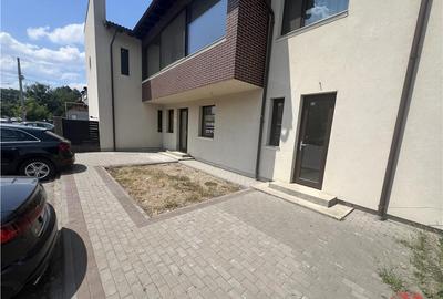 Spatiu comercial, curte, parcare, 2 intrari, zona Scoala 2 - 3