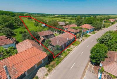 Casa  cu 3 camere si teren 4,342 mp de vanzare in Valea Mare de Codru - 2