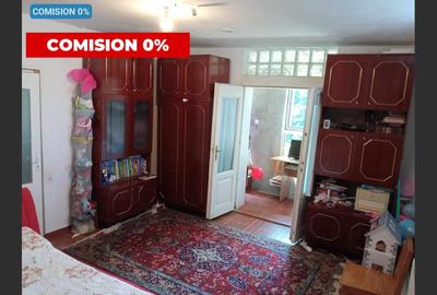 Casă cu 3 camere cu Canalizare în Central