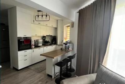 Apartament cu 3 camere decomandat în Tractorul - 2