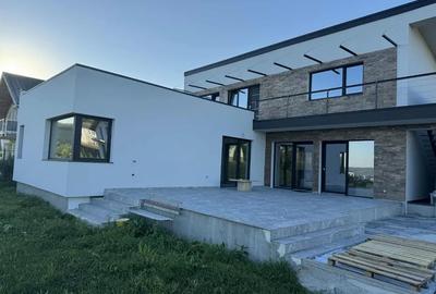 Apartament 3 camere + terasa 70mp