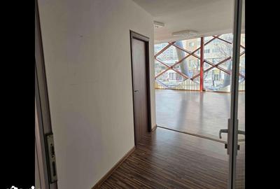 Spațiu comercial, de 45 mp, în Șerbănești - 1
