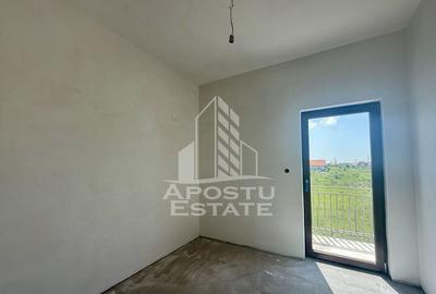 Casă cu 5 camere cu Teren 284 Mp în Plopi