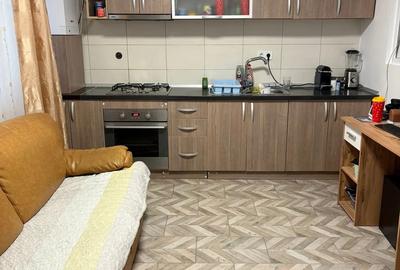 PF inchiriez in zona VIVO apartament ultrafinisat - 5