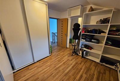 Casă individuală cu 6 camere cu Canalizare în Aeroport - 12