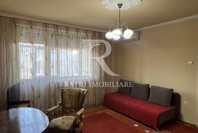 Apartament cu 3 camere semidecomandat, mobilat în Central