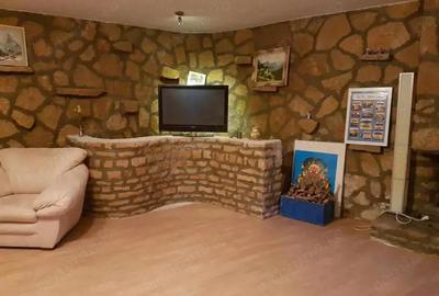 Casă cu 6 camere cu Teren 661 Mp în Nădlac - 8