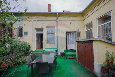 Apartament cu 5 camere nedecomandat în Central - 17