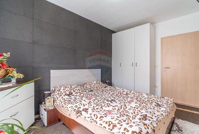 Apartament cu 2 camere decomandat, mobilat în Tractorul - 6