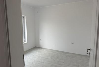 Casă individuală cu 4 camere cu Teren 300 Mp în Malu Mare - 10