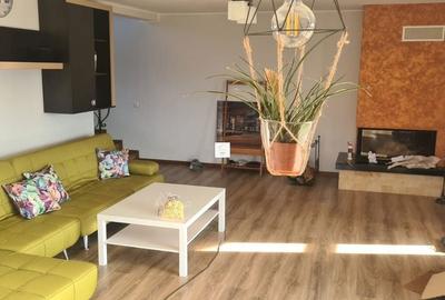 Casă cu 3 camere cu Teren 3070 Mp în Central - 1