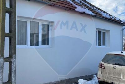 Casă cu 3 camere cu Teren 634 Mp în Axente Sever - 2