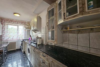 Apartament 2 camere, decomandat, zona  Aleea Jiului - 11