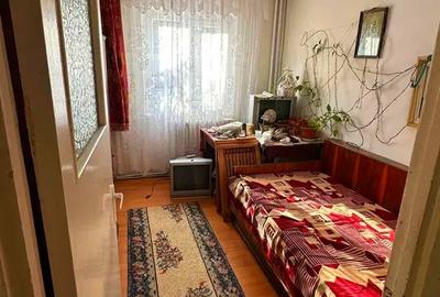 Apartament cu 3 camere decomandat în Podu Roș - 5