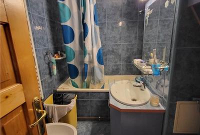 Apartament cu 3 camere decomandat în Valenta - 6