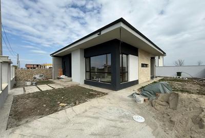 Casă individuală cu 4 camere cu Canalizare în Tunari - 3