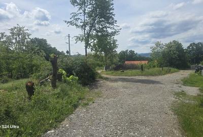 Teren de 1665 mp, în Bratova - 2