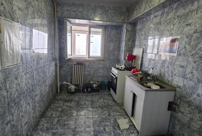 Berceni, pe B-ul Obregia, stradal, bloc reabilitat, pasajul Europa Unita - 3