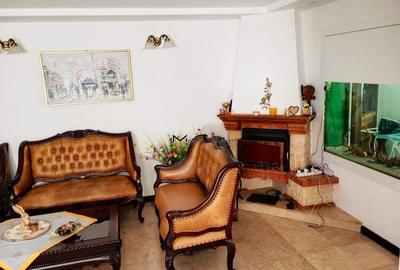 🏡 Proprietate exclusivistă cu 2 case, piscină și sală de fitness - 1