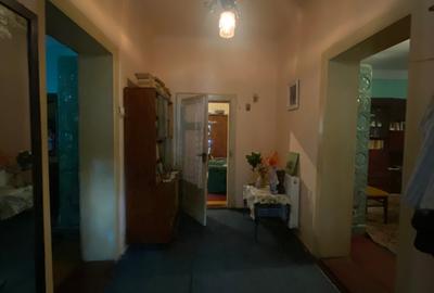 Casă centrală în Târgoviște, teren 250 mp, 4 camere, distanță la  900 m de Primă - 10