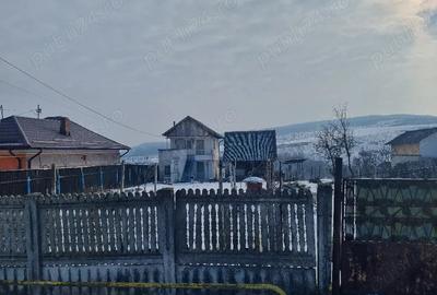 Casă cu 4 camere în Central - 1