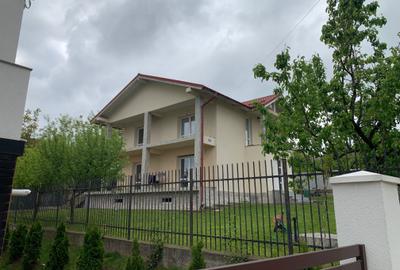 Casă cu 4 camere în Bucium - 2