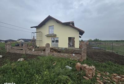 Casă cu 4 camere în Central - 3